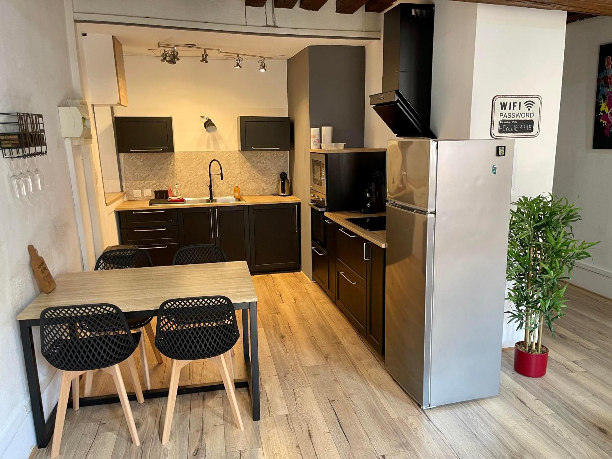 Appartements Chez Delphine Et Guillaume Au Coeur De Semur En Auxois Εξωτερικό φωτογραφία
